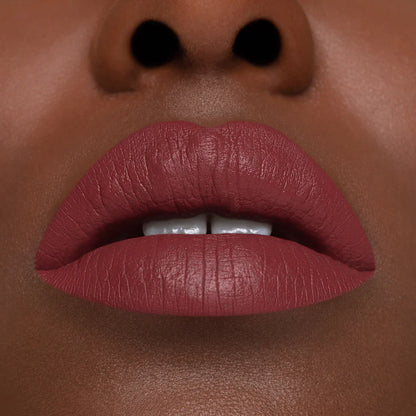 Rossetto liquido a lunga tenuta