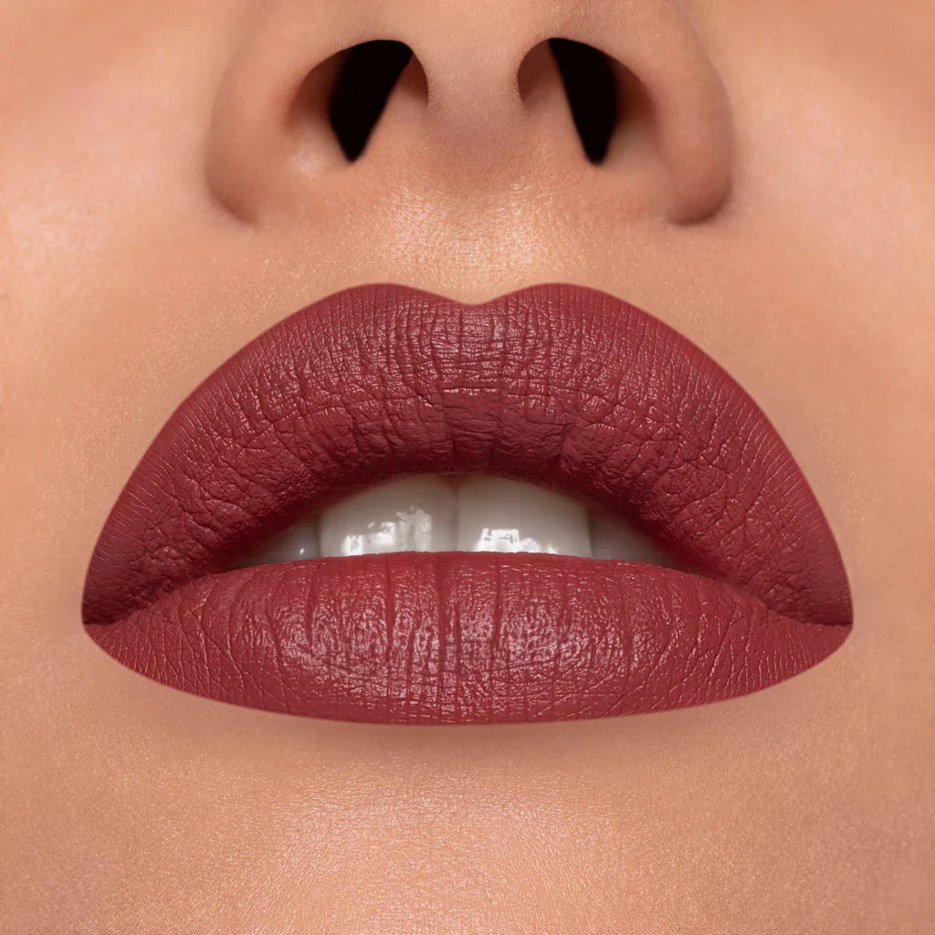 Rossetto liquido a lunga tenuta