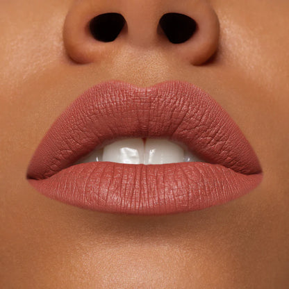Rossetto liquido a lunga tenuta