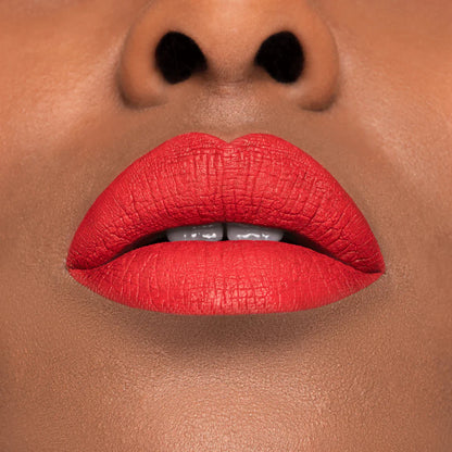 Rossetto liquido a lunga tenuta