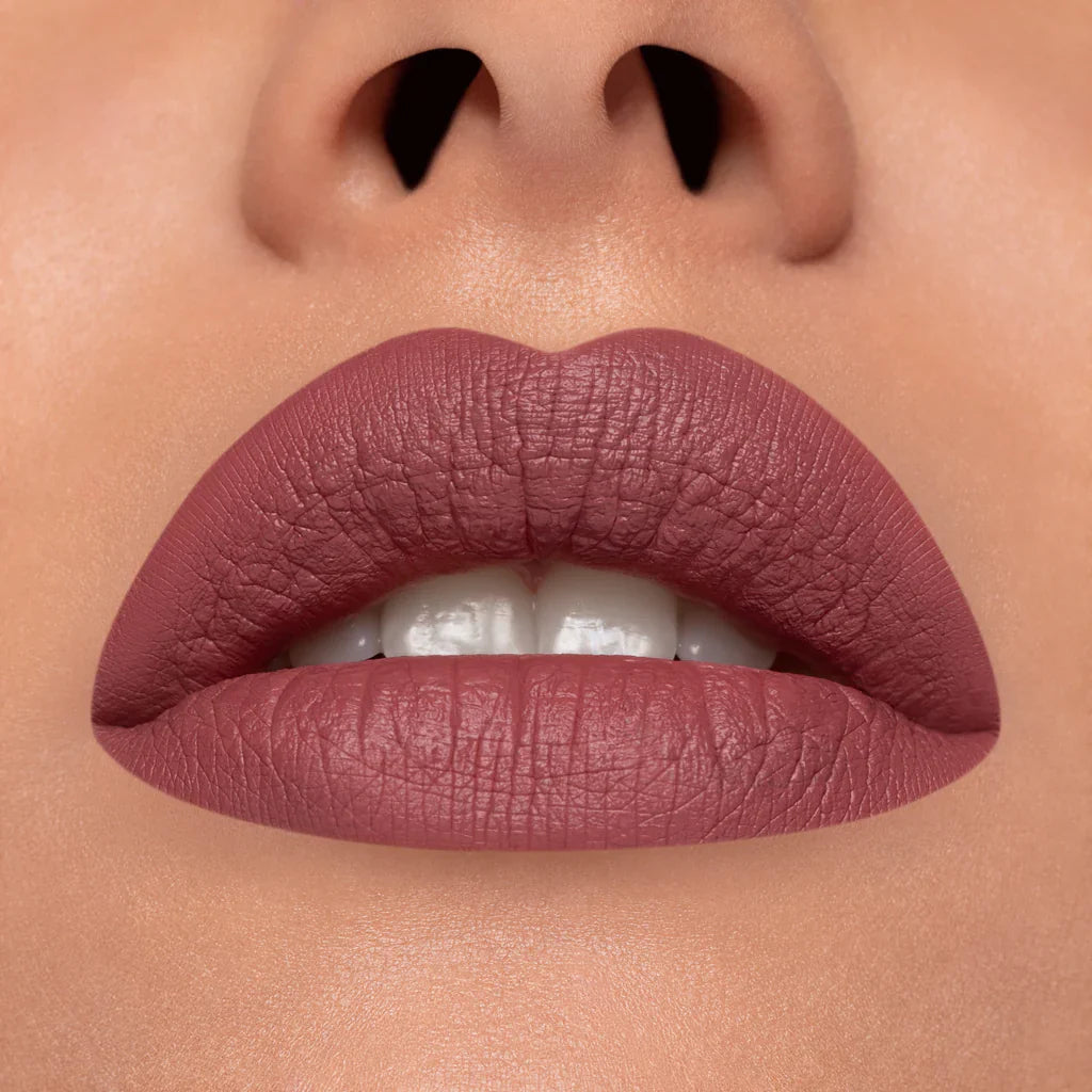 Rossetto liquido a lunga tenuta