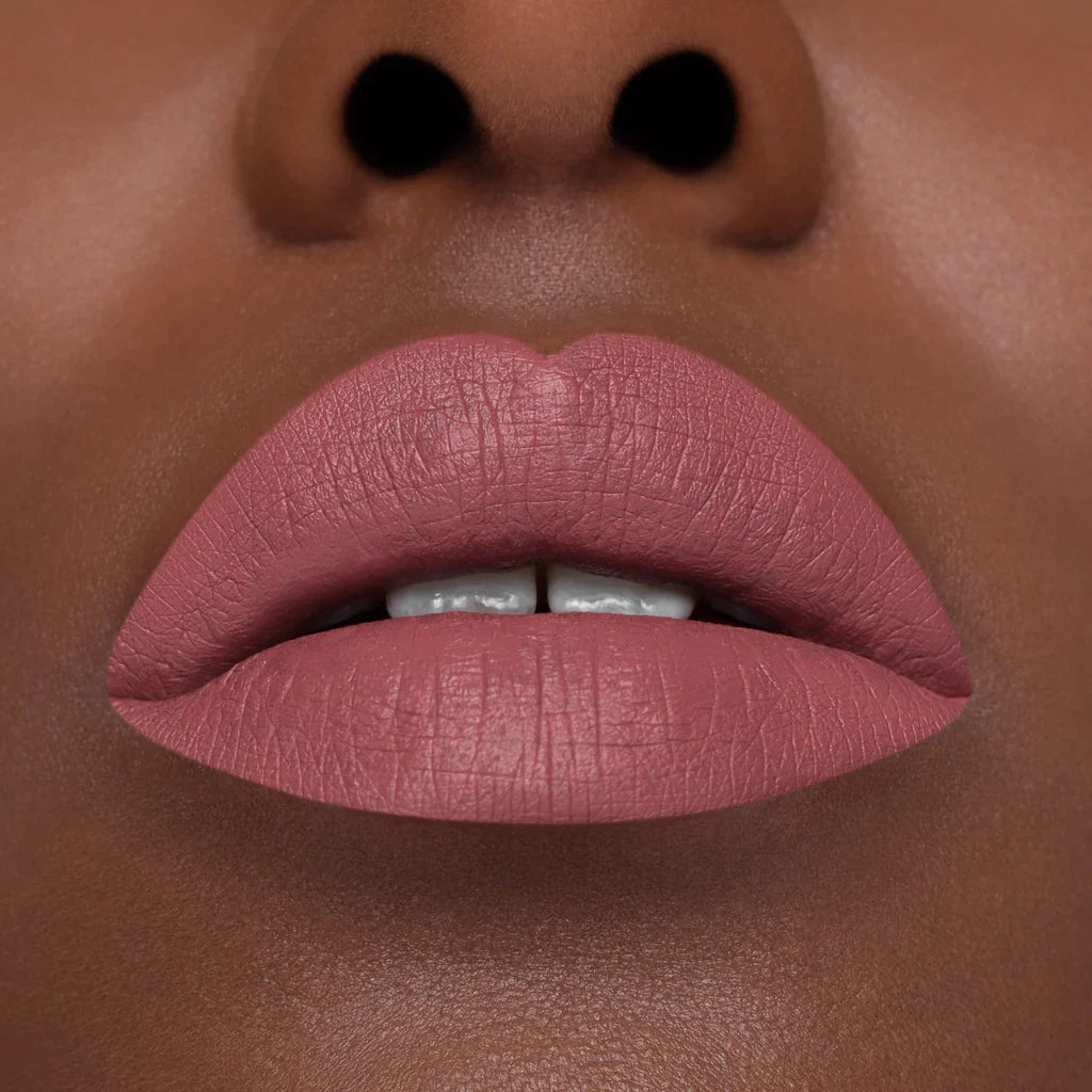 Rossetto liquido a lunga tenuta