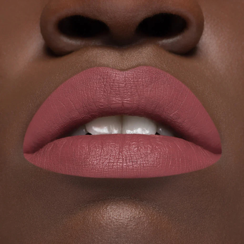Rossetto liquido a lunga tenuta
