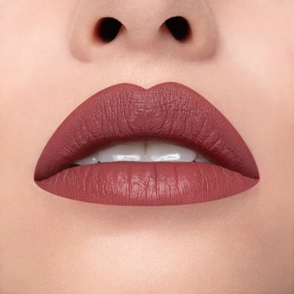Rossetto liquido a lunga tenuta