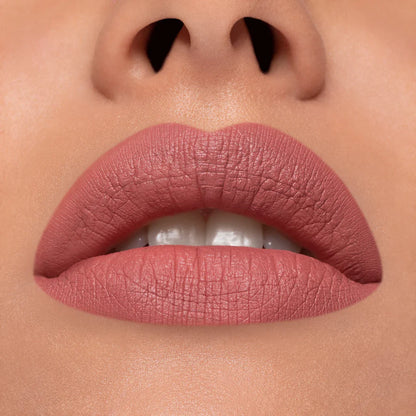 Rossetto liquido a lunga tenuta
