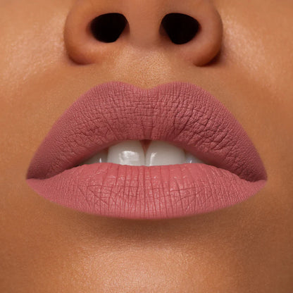 Rossetto liquido a lunga tenuta