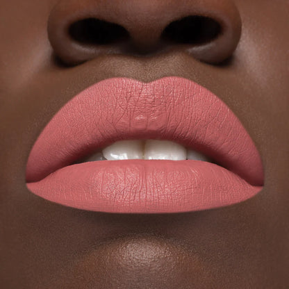 Rossetto liquido a lunga tenuta