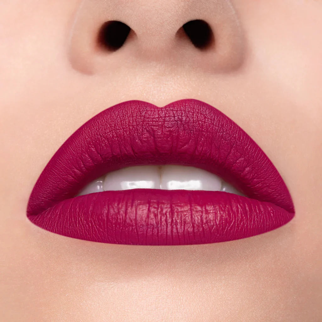 Rossetto liquido a lunga tenuta
