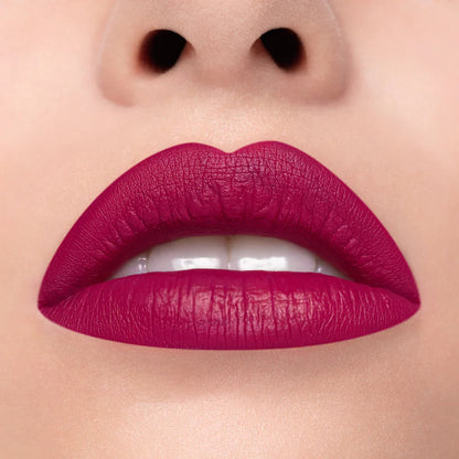Rossetto liquido a lunga tenuta