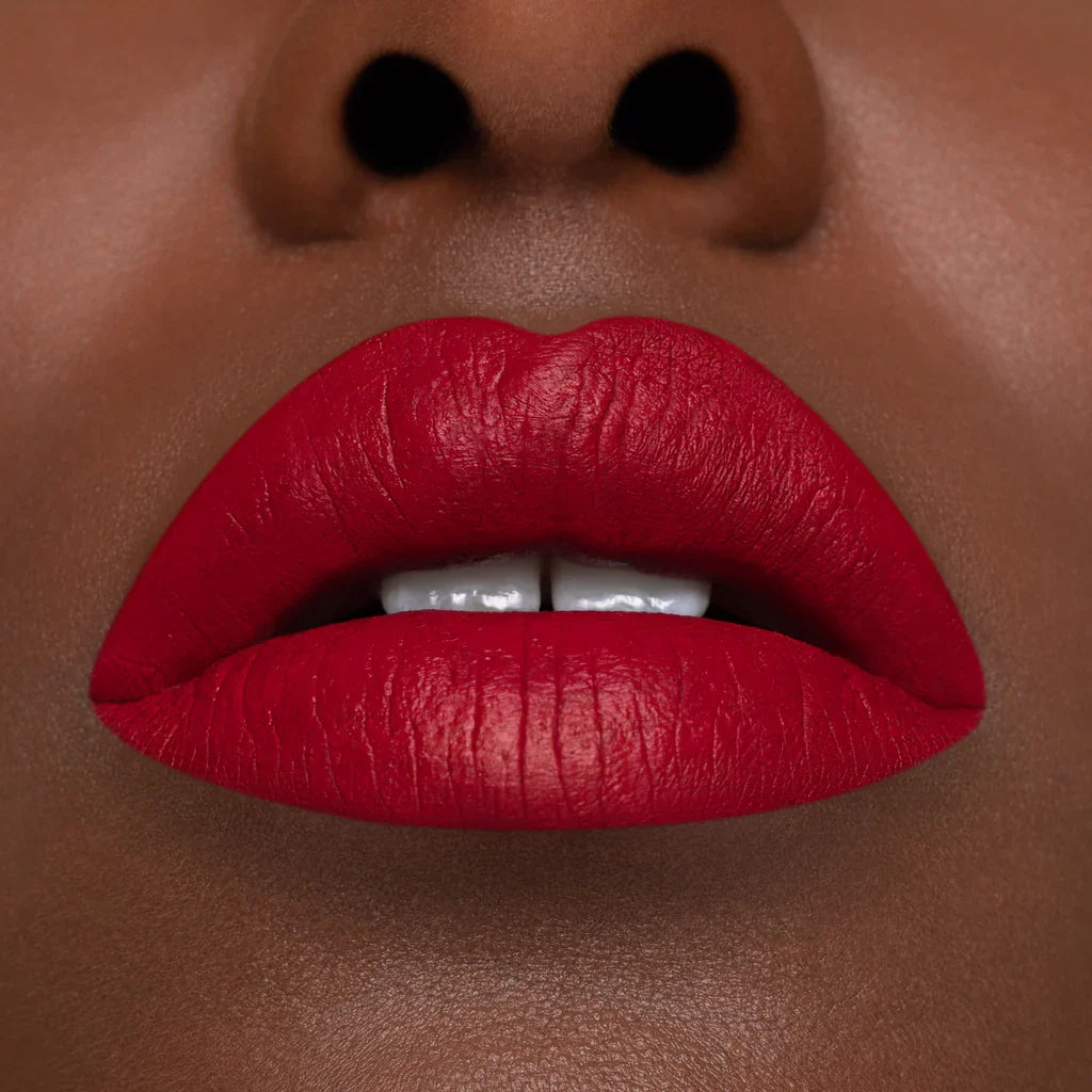 Rossetto liquido a lunga tenuta