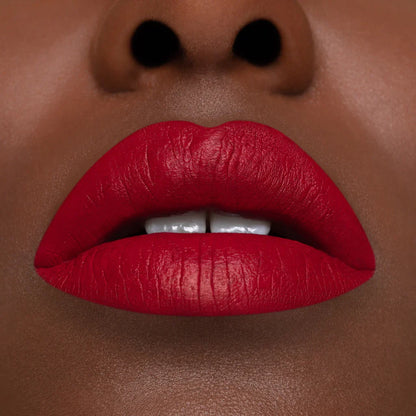 Rossetto liquido a lunga tenuta