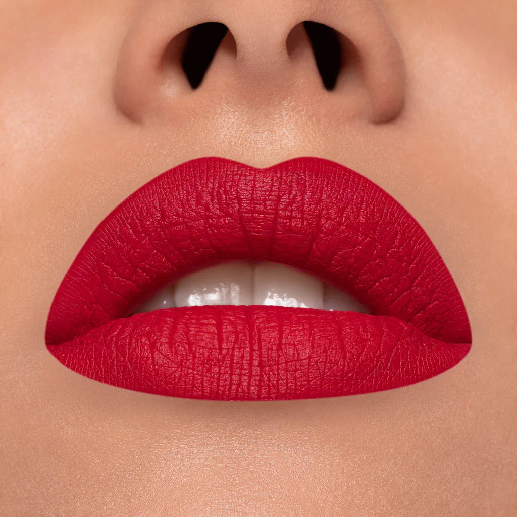 Rossetto liquido a lunga tenuta