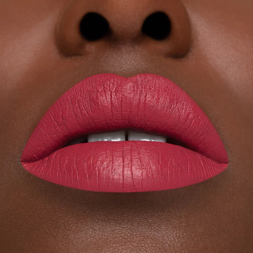 Rossetto liquido a lunga tenuta