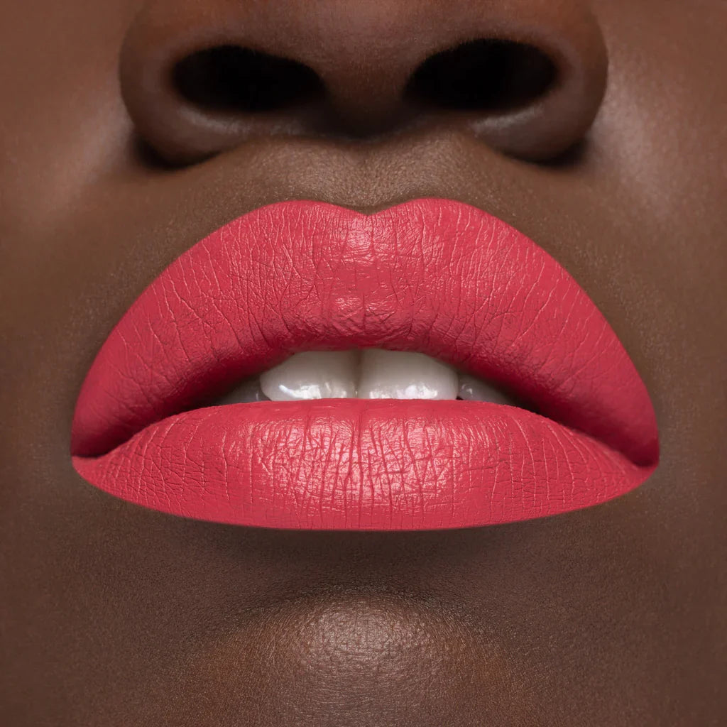 Rossetto liquido a lunga tenuta
