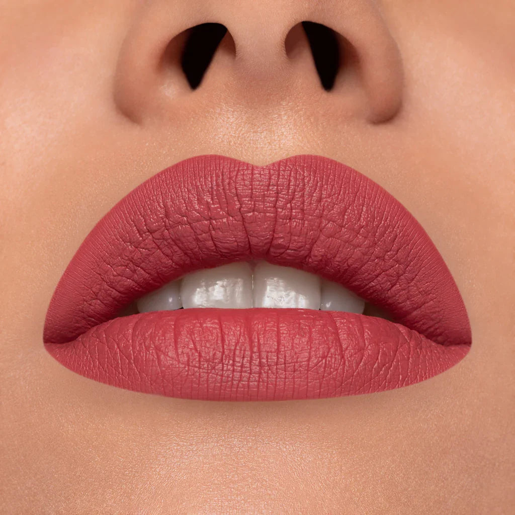 Rossetto liquido a lunga tenuta