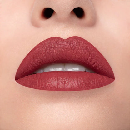 Rossetto liquido a lunga tenuta