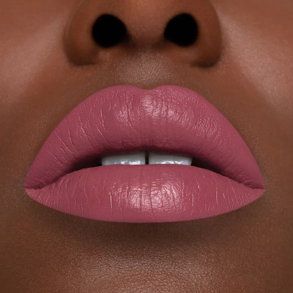 Rossetto liquido a lunga tenuta