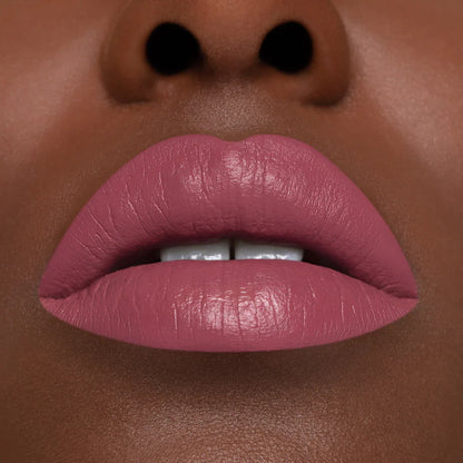 Rossetto liquido a lunga tenuta