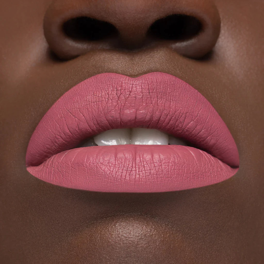 Rossetto liquido a lunga tenuta