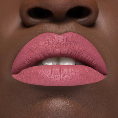 Rossetto liquido a lunga tenuta