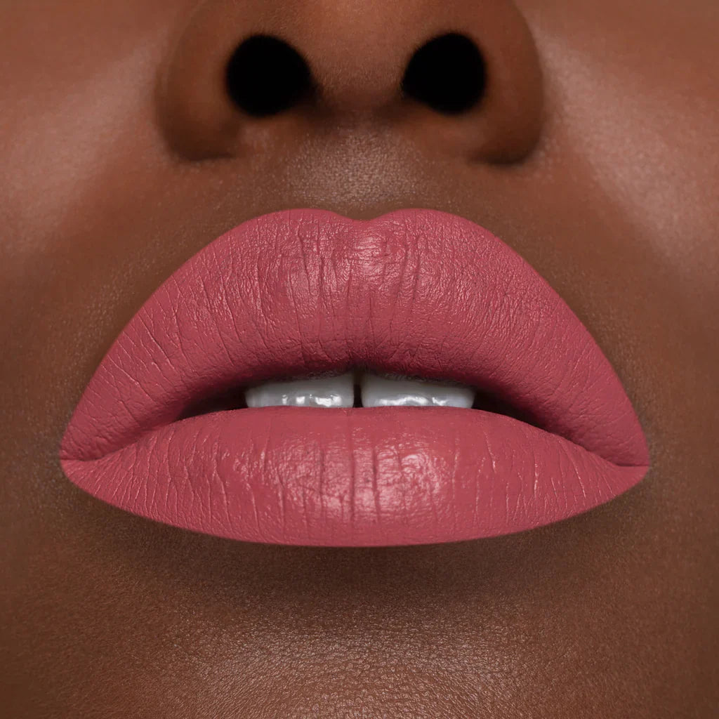 Rossetto liquido a lunga tenuta