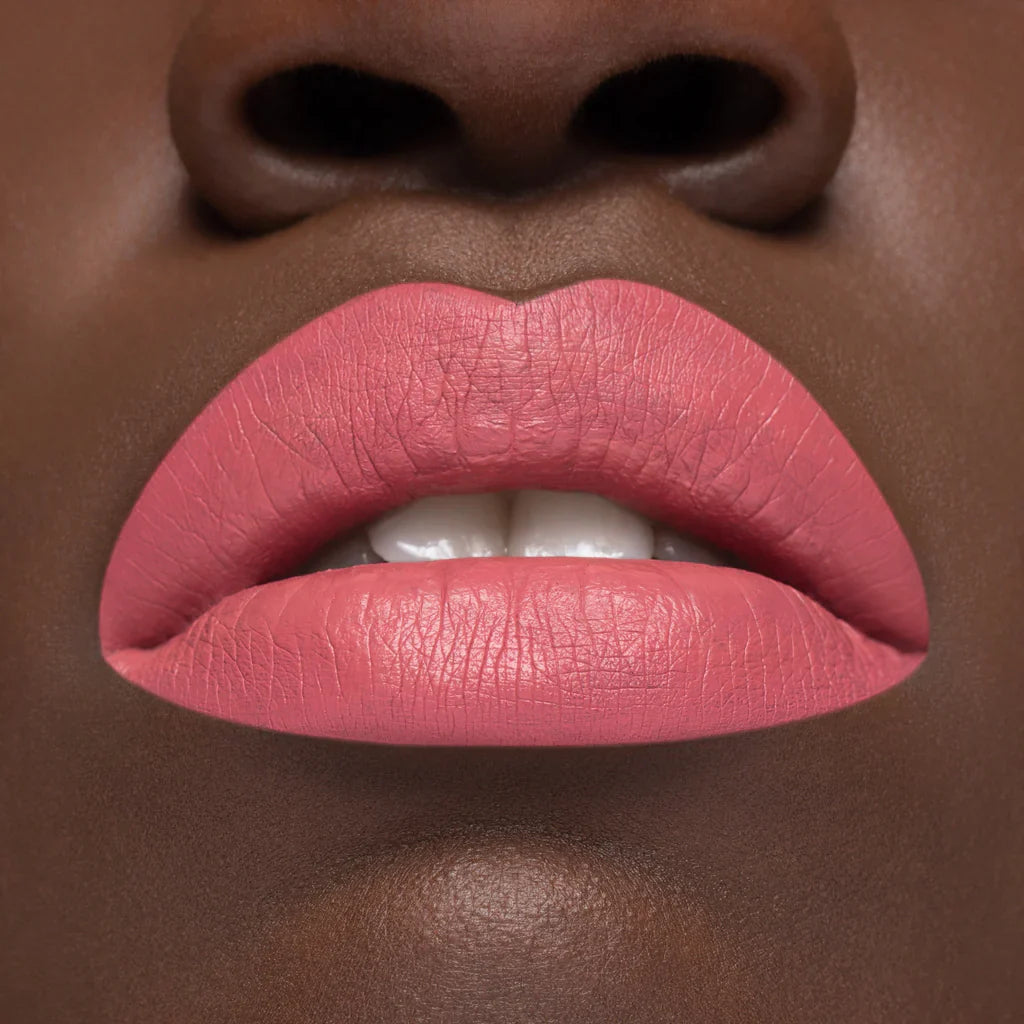 Rossetto liquido a lunga tenuta
