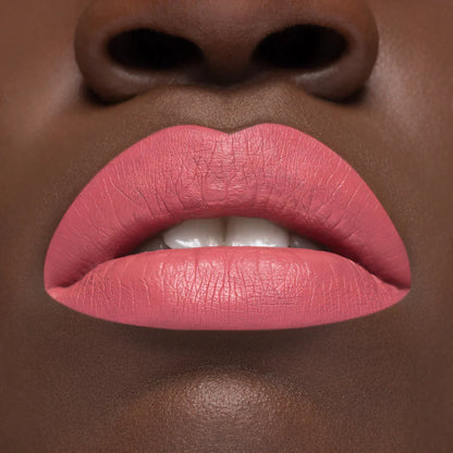 Rossetto liquido a lunga tenuta