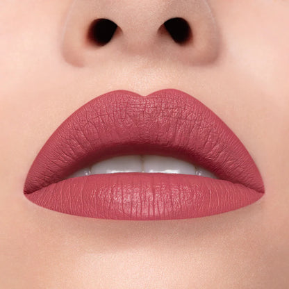 Rossetto liquido a lunga tenuta