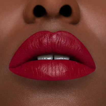 Rossetto liquido a lunga tenuta