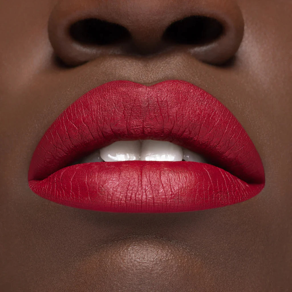 Rossetto liquido a lunga tenuta