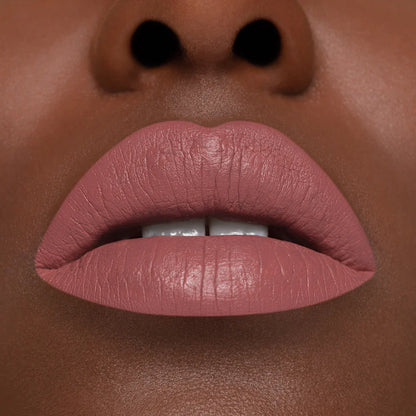 Rossetto liquido a lunga tenuta