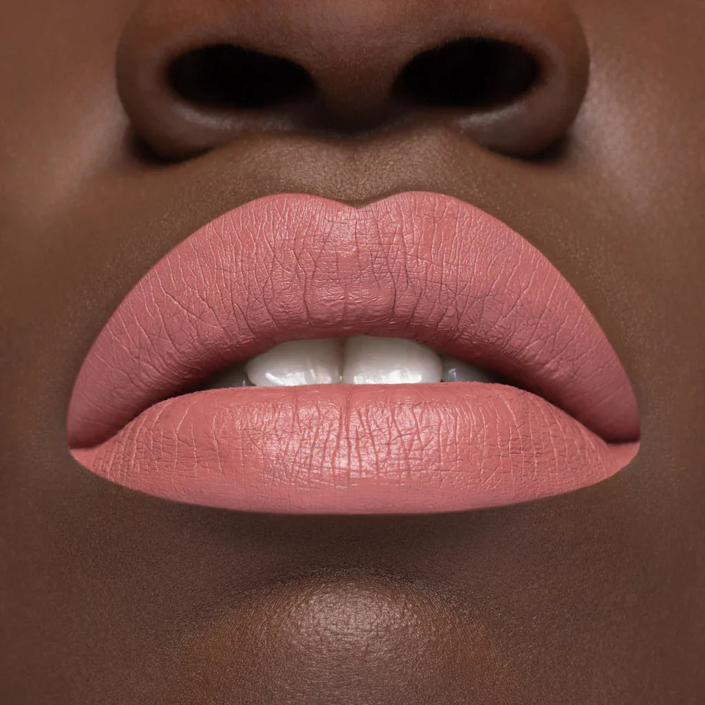 Rossetto liquido a lunga tenuta