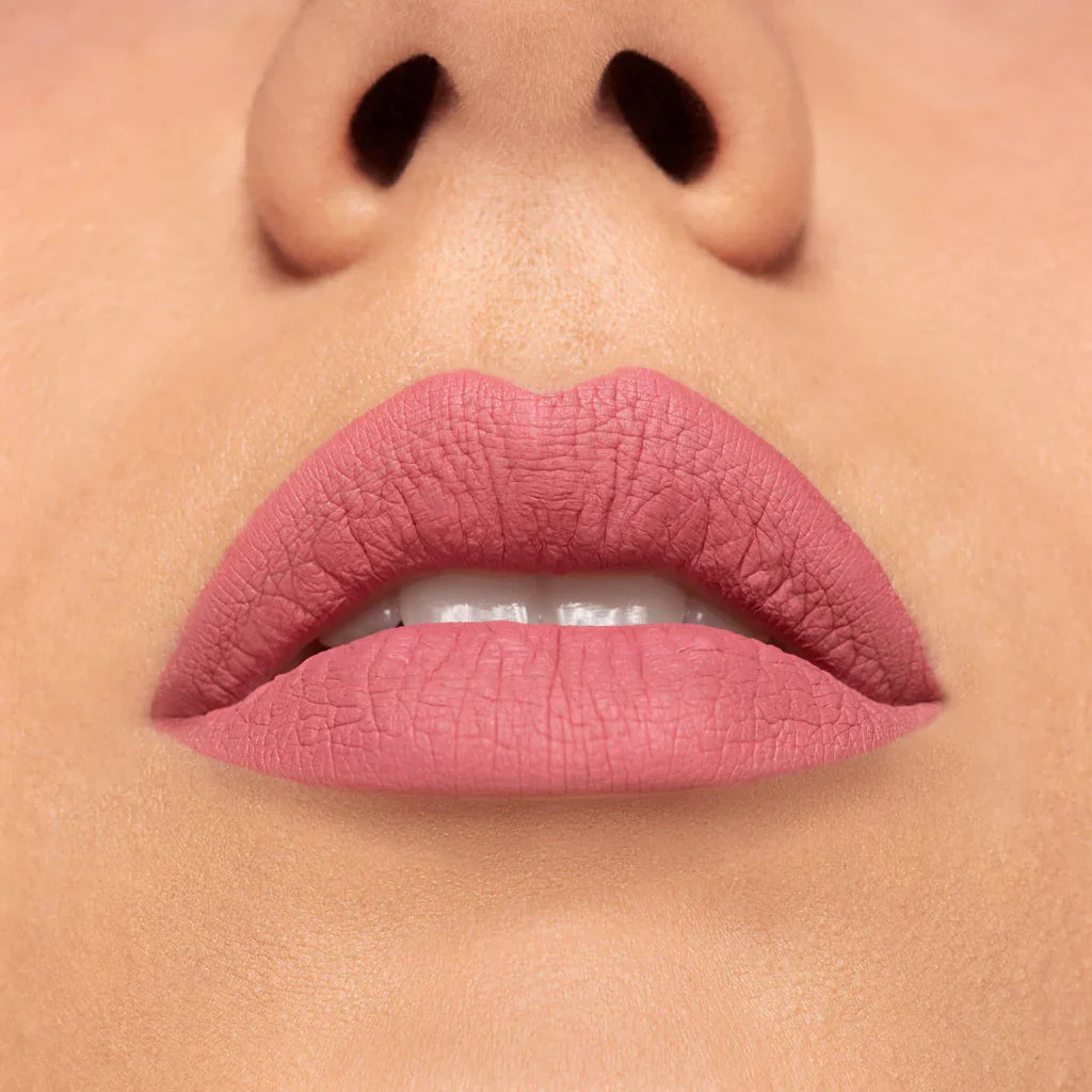 Rossetto liquido a lunga tenuta