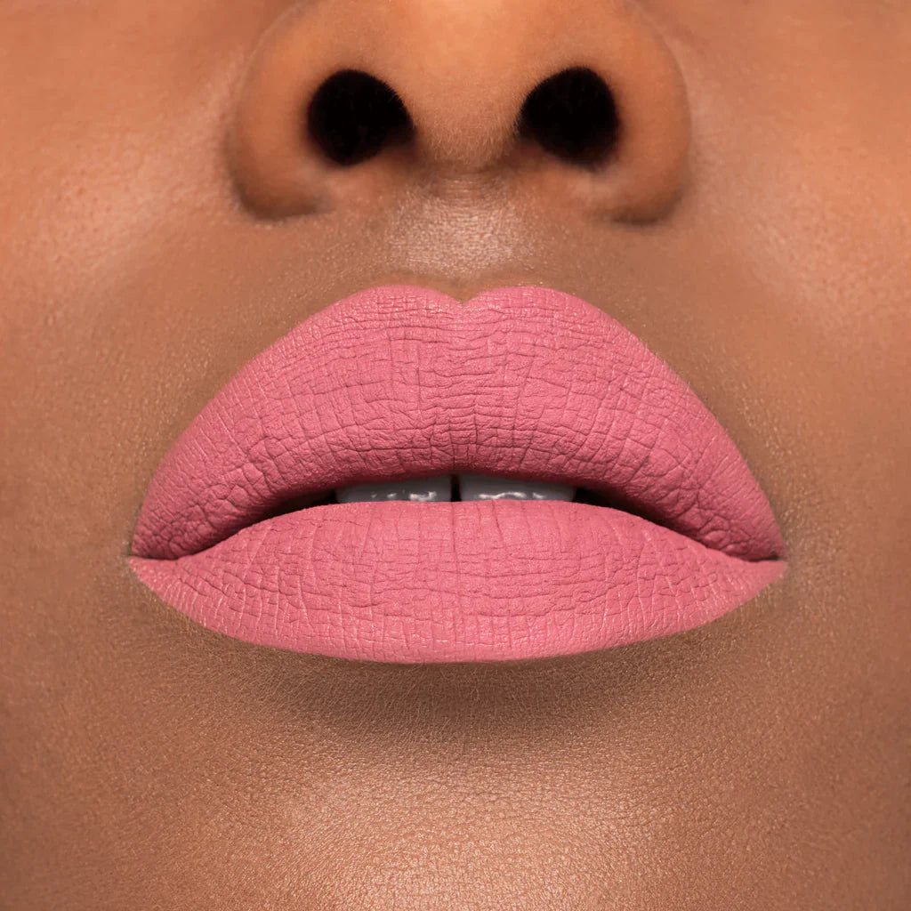 Rossetto liquido a lunga tenuta