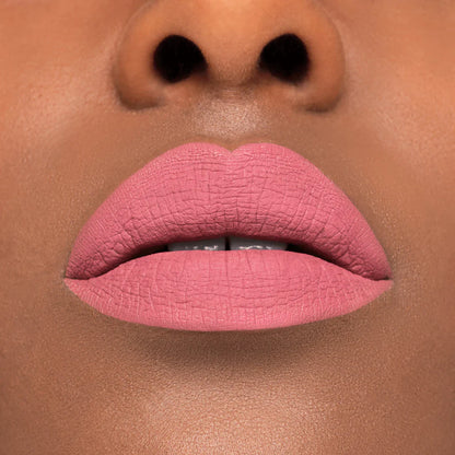 Rossetto liquido a lunga tenuta