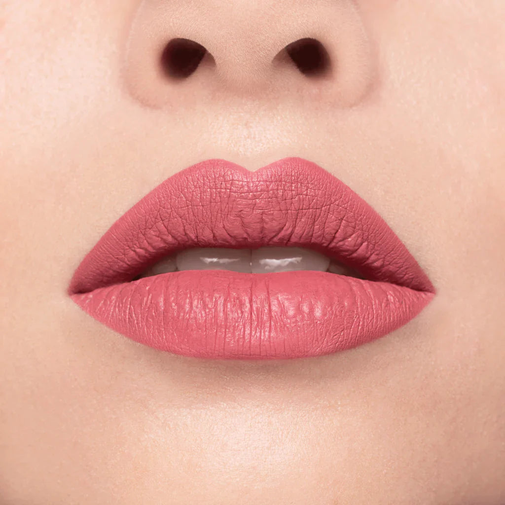 Rossetto liquido a lunga tenuta