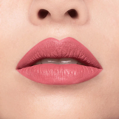 Rossetto liquido a lunga tenuta