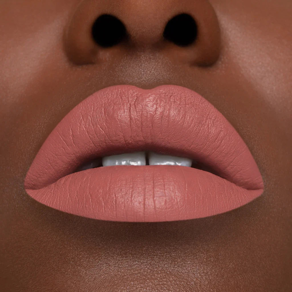 Rossetto liquido a lunga tenuta