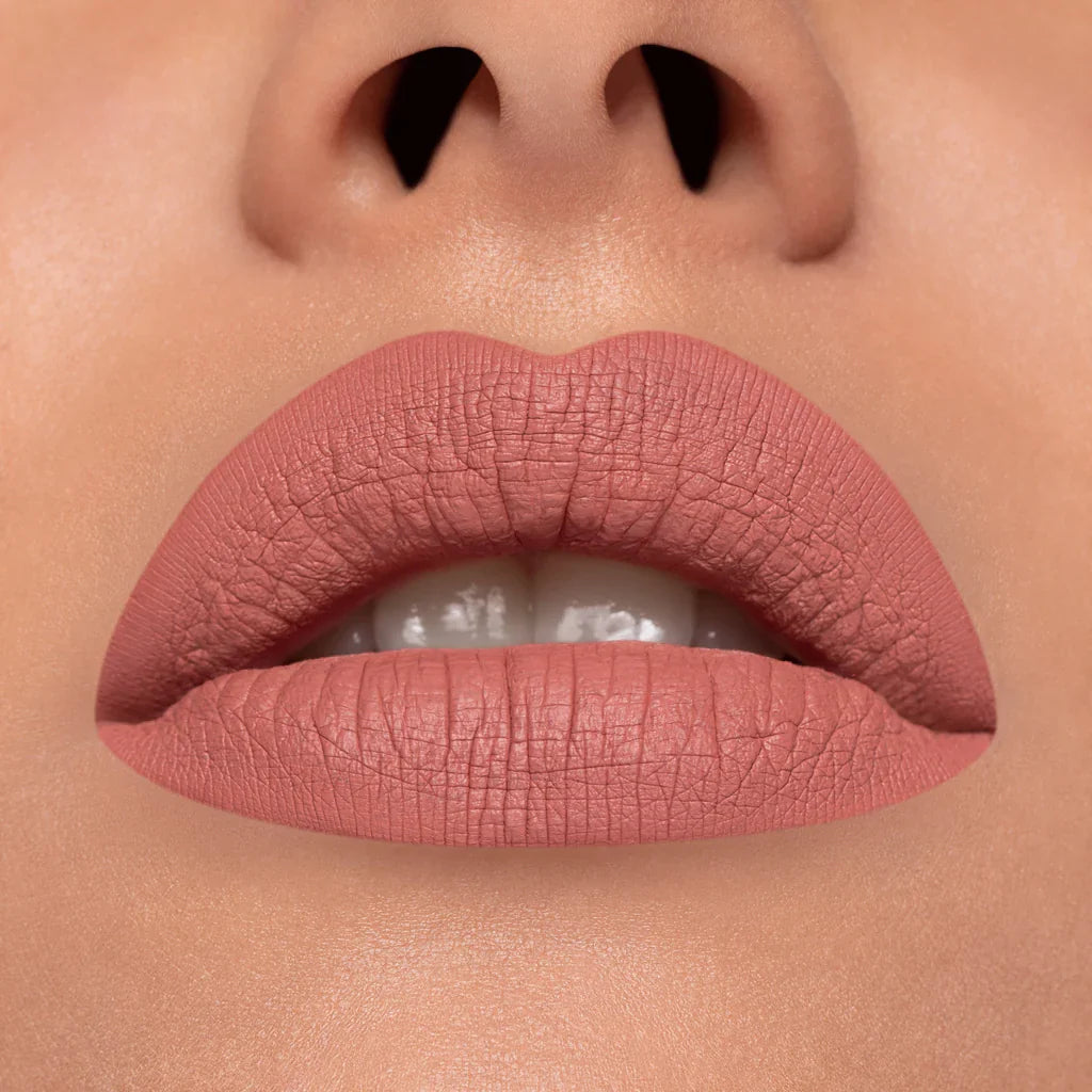 Rossetto liquido a lunga tenuta