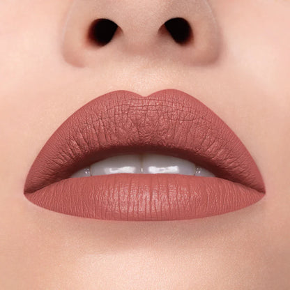 Rossetto liquido a lunga tenuta