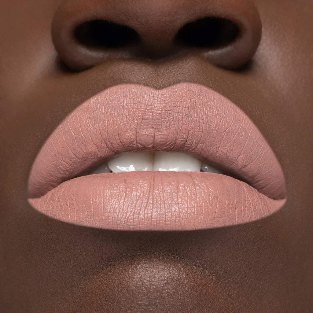 Rossetto liquido a lunga tenuta