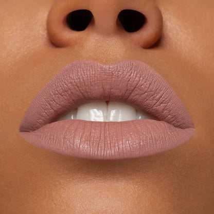 Rossetto liquido a lunga tenuta