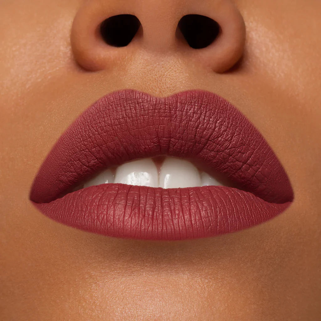 Rossetto liquido a lunga tenuta