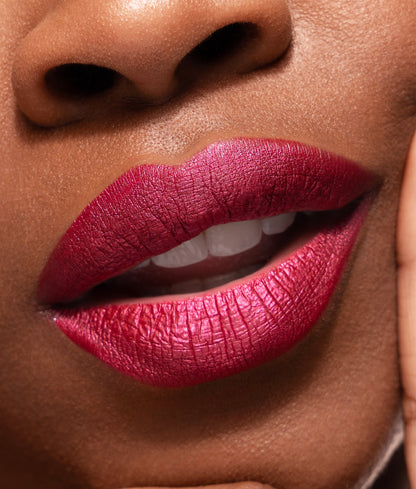 Rossetto liquido a lunga tenuta