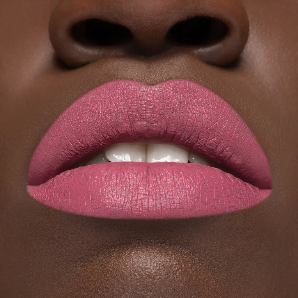 Rossetto liquido a lunga tenuta