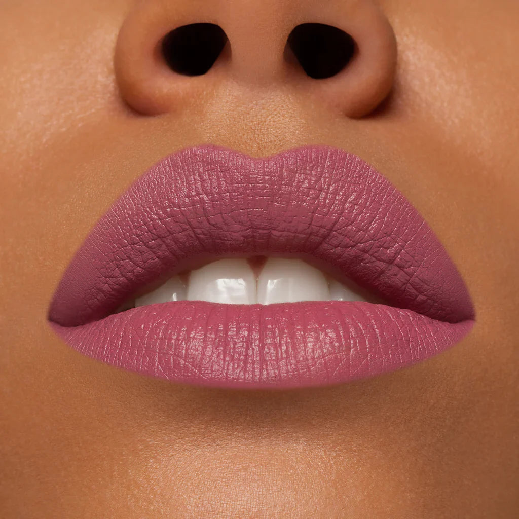 Rossetto liquido a lunga tenuta