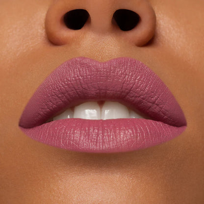 Rossetto liquido a lunga tenuta
